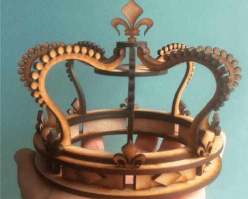 Corona 3D: Diseño y Modelado Tridimensional