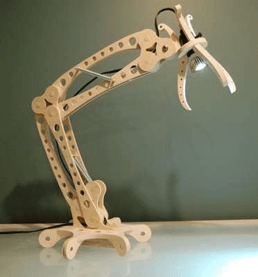 Lámpara de Escritorio Articulada: Estilo y Funcionalidad