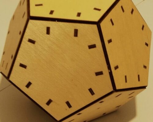 Poliedro Pentagonal: Definición y Ejemplos