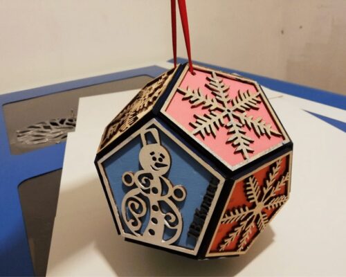 Esfera navideña poliedro decorativa