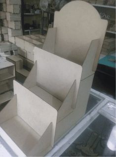 Exhibidor Tricapa para Almacenaje Eficiente