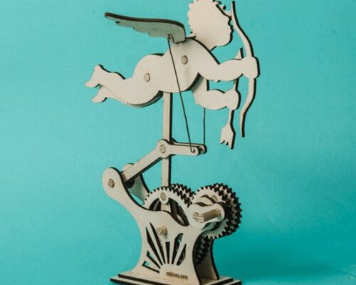 Cupido en el Cielo: Amor que Vuela