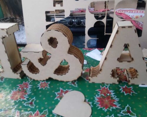 Letras "I & A": Significado y Contexto